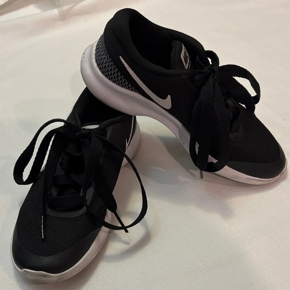 Nike Black and White Running Shoes